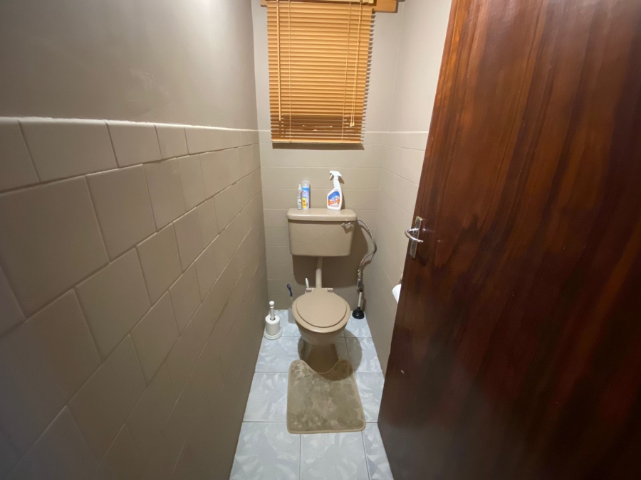 8 Bedroom Property for Sale in Baillie Park North West